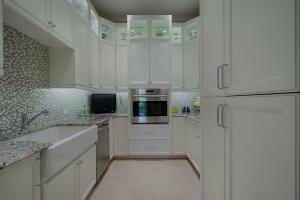 2283 ibis isles butlers pantry